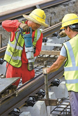 嘉興有軌電車建設現場直擊 每日推進250米，權威解答市民關切